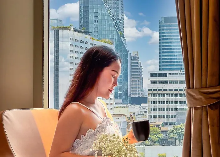 Mercure Surawong 4*