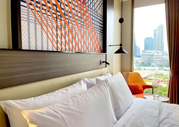 Mercure Surawong 4*