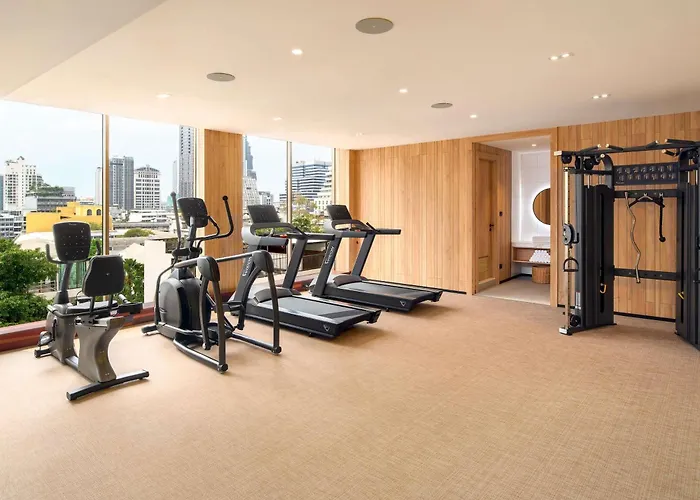 Mercure Surawong 4*